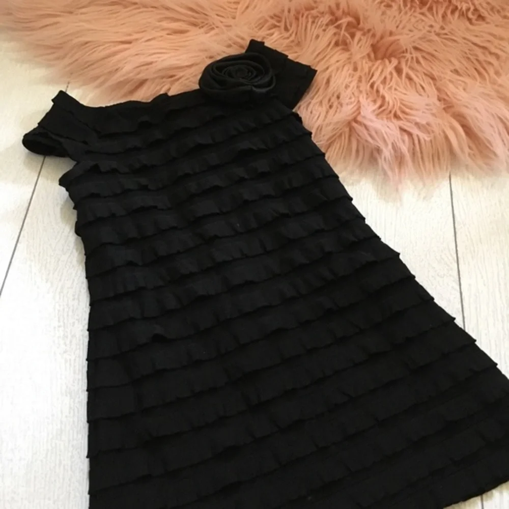 🌸3/$30🌸 Black Sweet Heart Rose dress 👗